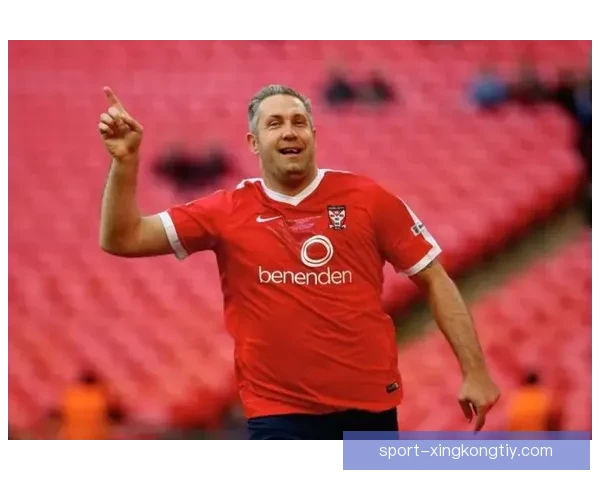 200多斤胖子能踢职业足球吗