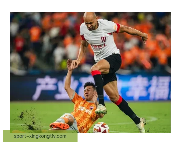 中超揭幕战惊心动魄韦林顿首球亮眼 中超揭幕战惊心动魄韦林顿首球亮眼